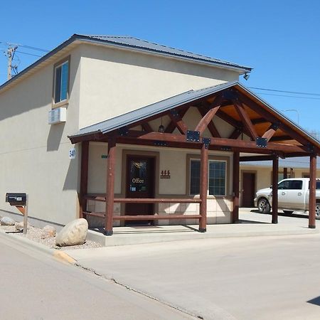 Winterton Suites Williston Eksteriør billede