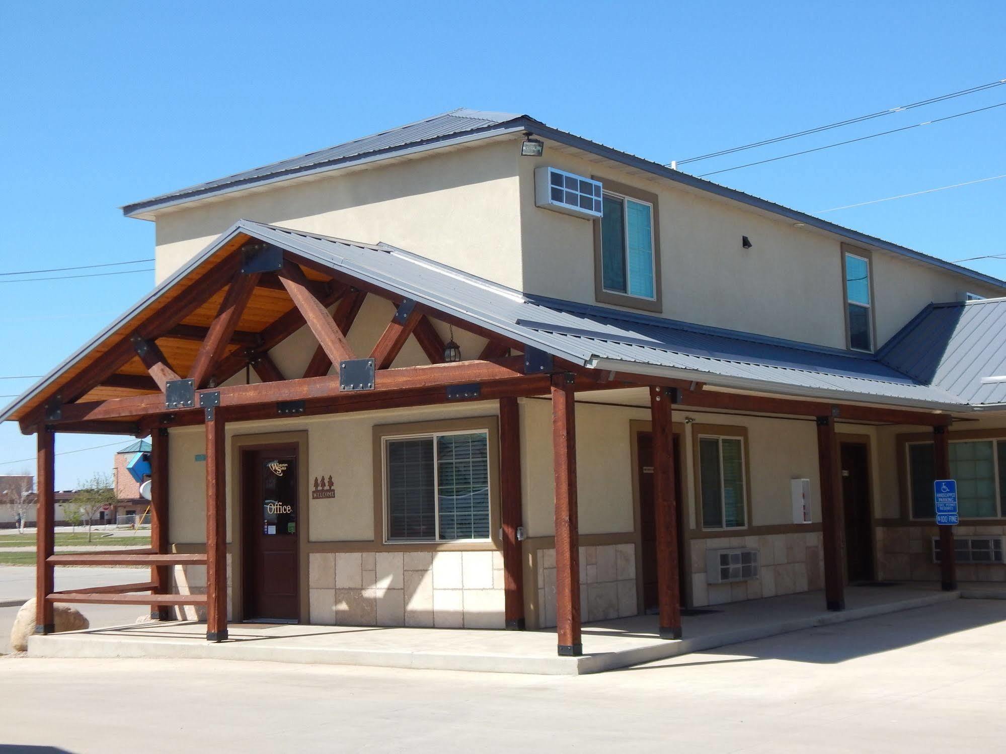 Winterton Suites Williston Eksteriør billede